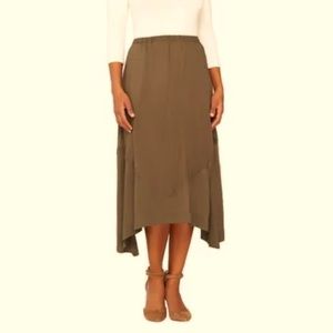 Lisa Rinna Collection Sharkbite Hem Skirt NWT Size S